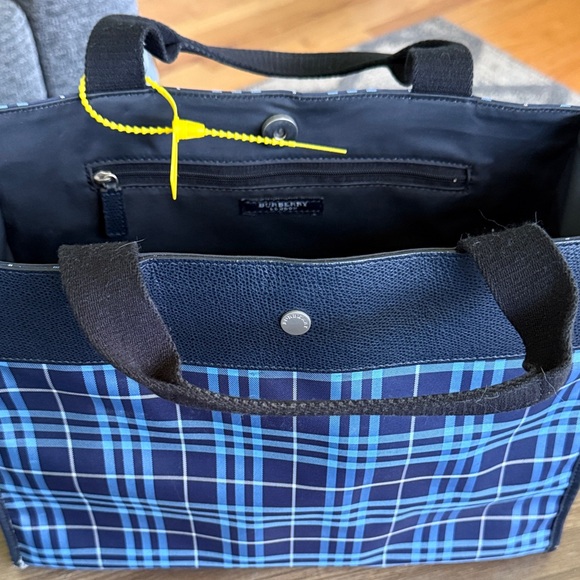 Burberry Navy and Light Blue authentic official blue tag hand bag - Picture 2 of 12